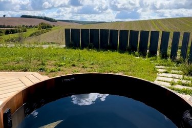 Hestia + Freya : Ecolodge de luxe avec 2 bains nordiques pour 2-14 personnes à Saint-Mards-En-Othe (3)