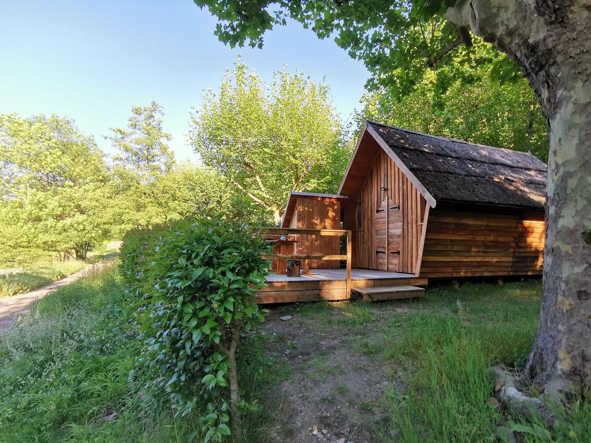 Cabane châtaigne Pellegrine vue rivière