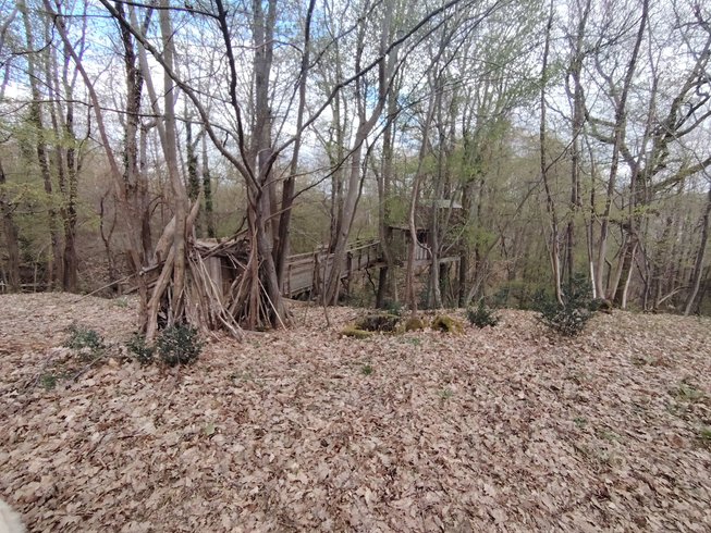 Hébergement AbracadaRoom : Cabane Charrette – Dormir perché à 9m, praticable en fauteuil - Image 10