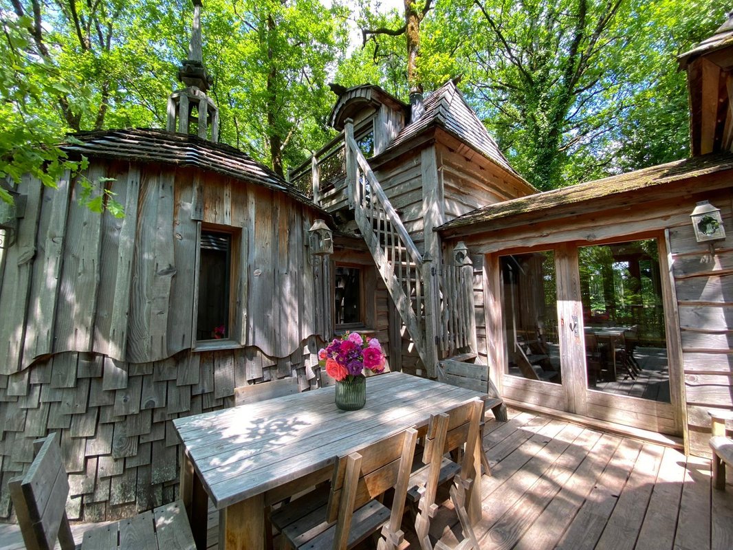 Cabane Château Hautefort & Spa à Beaumontois En Perigord (2)