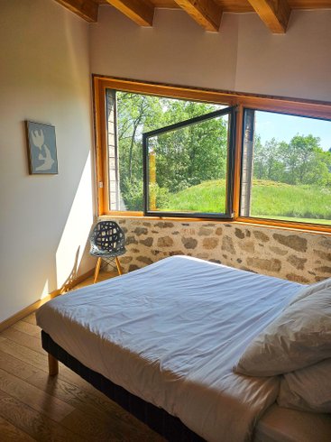 Hébergement AbracadaRoom : La Bulle de Pierre avec Spa privatif - Ecolodge au milieu des volcans - Image 9