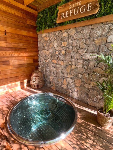 Hébergement AbracadaRoom : Suite Refuge • Écrin de luxe & bain nordique au bord du canal - Image 8