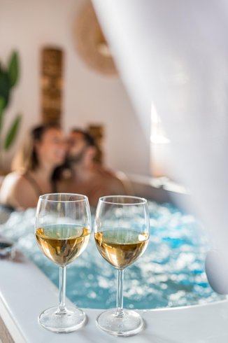 Hébergement AbracadaRoom : Suite Tahiti & Balnéo - Moments de douceur - Image 12