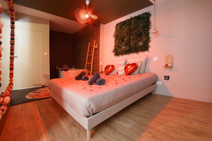 Hébergement AbracadaRoom : Amour & Bulles — Onconventionele & Hybride Love Room | Whirlpool, Tantra & Spannend Universum | Valence - Image 7