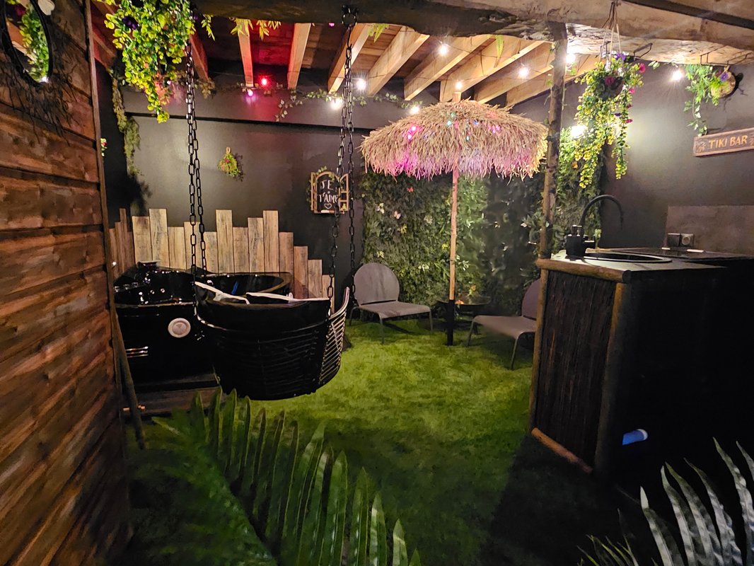 Secret love garden loveroom n'spa à Soleymieu (24)