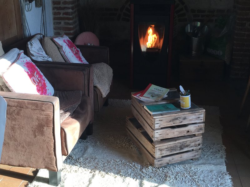 Hébergement AbracadaRoom : La Maisonnette de poupée avec cheminée, Vue Nature & Vélos - Image 4