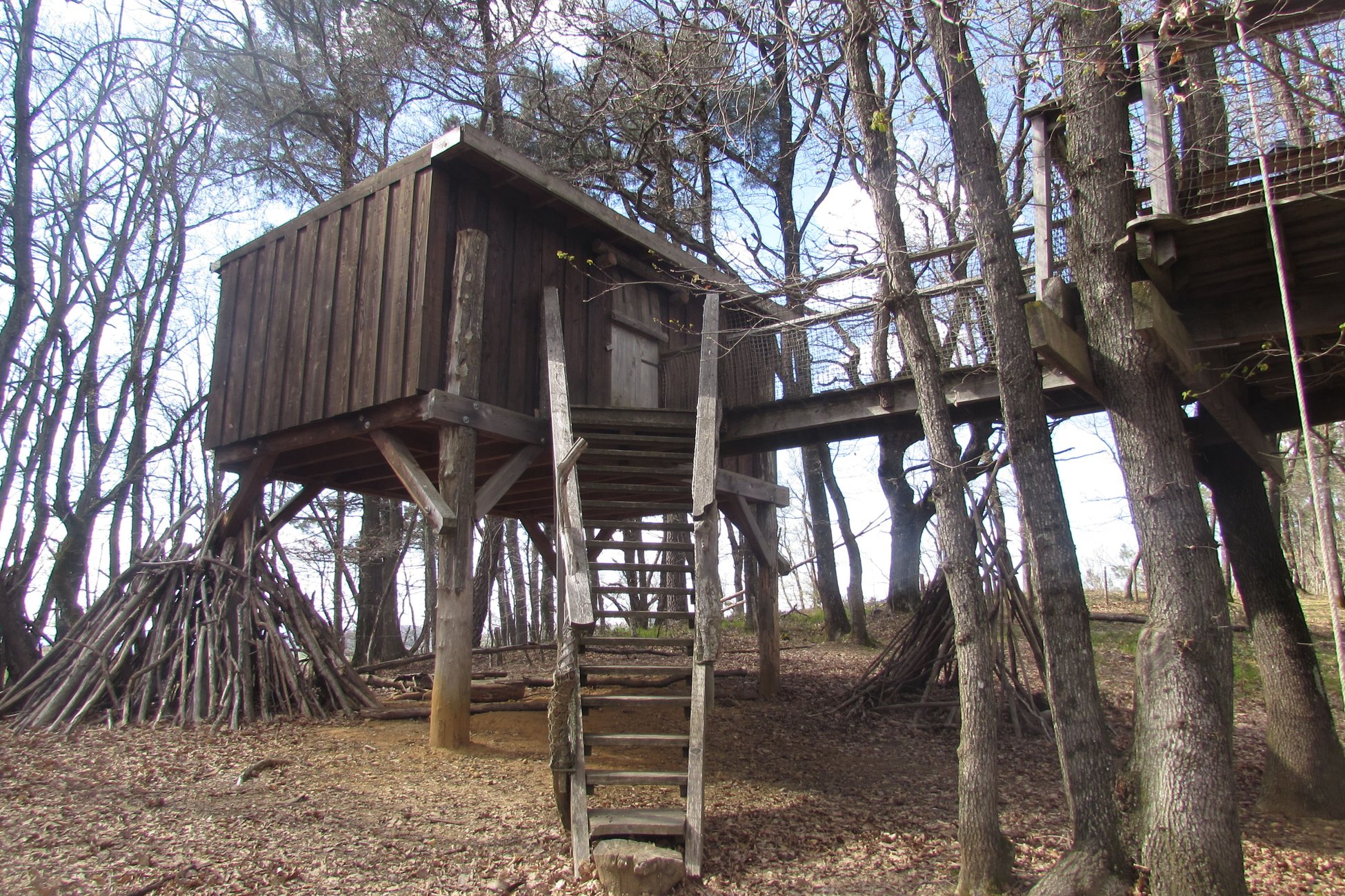 Hébergement UnicStay : Cabane Piste aux Étoiles – nuit insolite sous toit vitré, jusqu’à 6 personnes, Drôme à Saint-Donat-Sur-L'herbasse