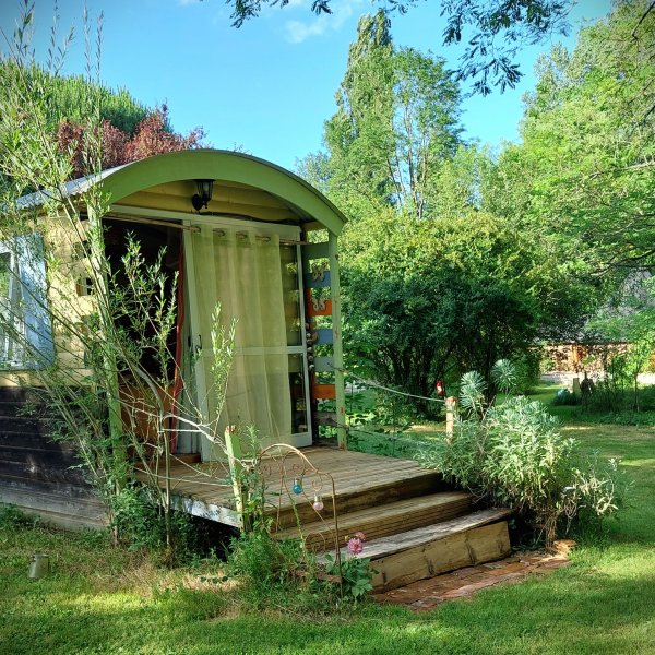 Hébergement AbracadaRoom : La roulotte, vagabonder sous le tilleul - Image 7