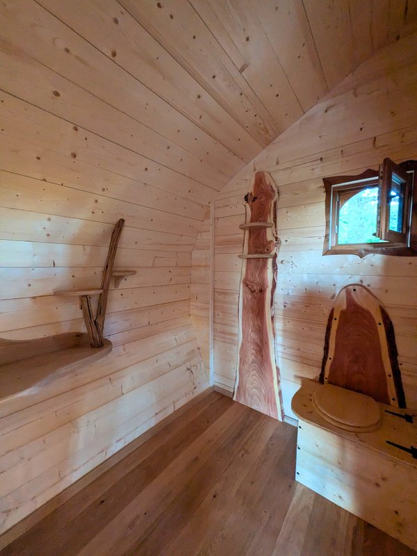 Cabane insolite PMR  - Le bulbe à Girgols (7)