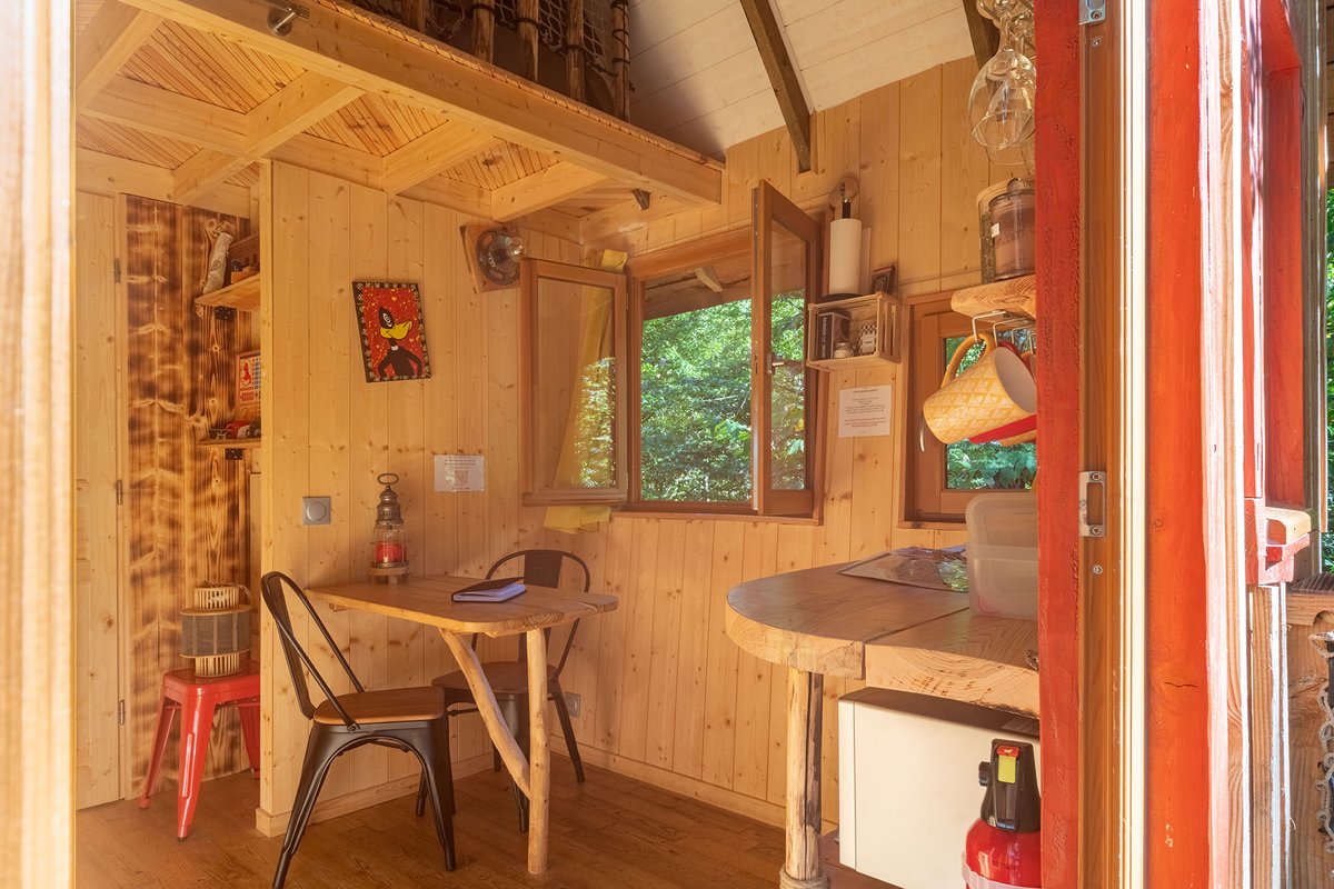 Cabane avec Spa "Cartoon" à Lamothe-Fénelon (10)