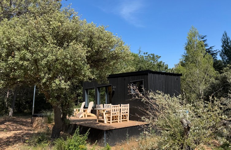 Hébergement AbracadaRoom : Vue panoramique  sur la Sainte-Victoire et bain nordique - Image 14