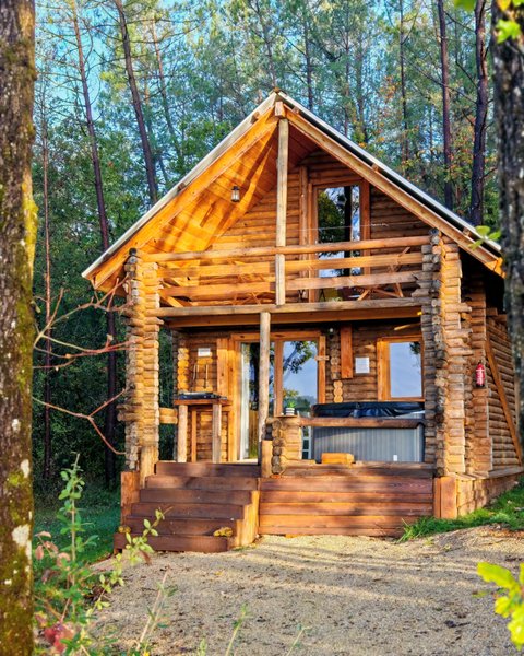 Hébergement AbracadaRoom : Authentique chalet en rondins avec spa en pleine nature - Image 16