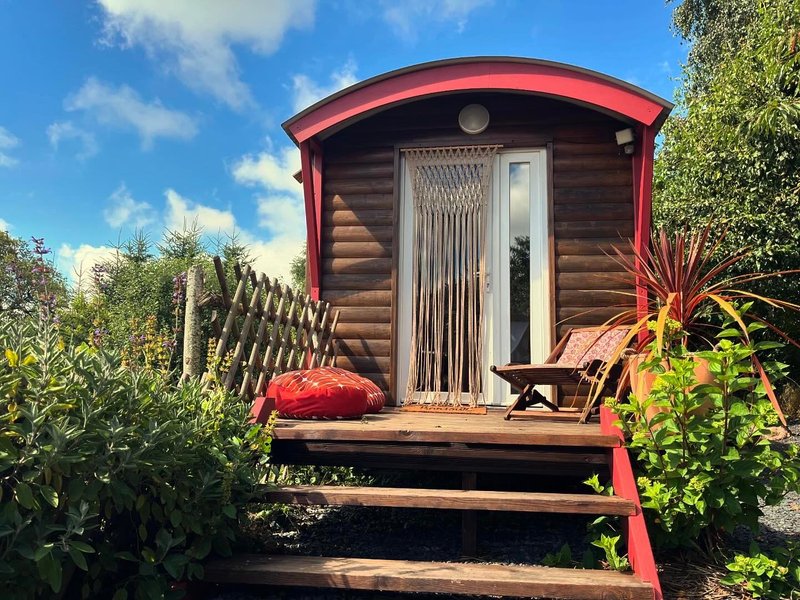 Hébergement AbracadaRoom : La Roulotte Kala et son spa jacuzzi - Image 10