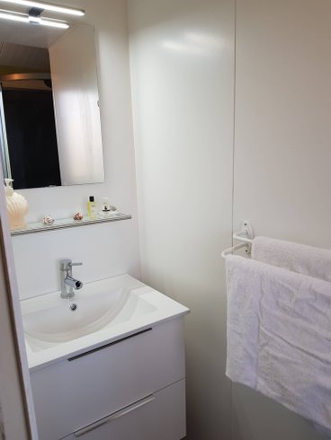Hébergement AbracadaRoom : Le Cottage Flottant Insolite - Image 12