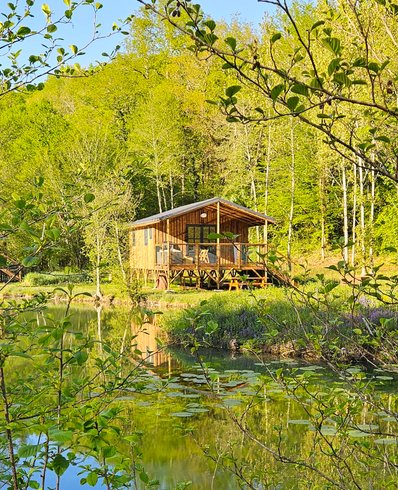 Hébergement AbracadaRoom : Lodge sur pilotis, étang privé, nature et biodiversité à Sarlat - Image 3