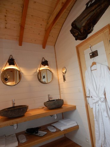 Hébergement AbracadaRoom : Cabane Spa Ciné Retro - Image 6