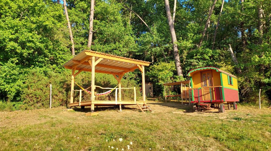 Hébergement AbracadaRoom : La roulotte du bonheur - Image 1