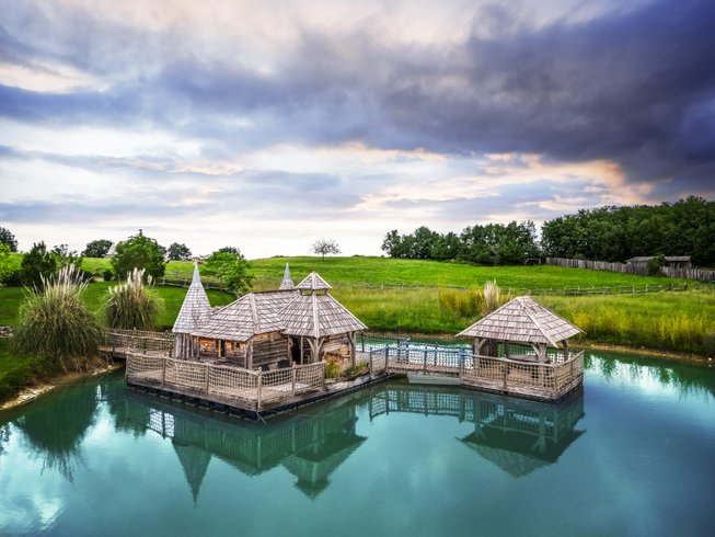Hébergement AbracadaRoom : Cabane Château Biron & spa - Image 1