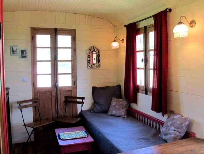 Hébergement AbracadaRoom : La Roulotte Verte du Lauragais - Image 6