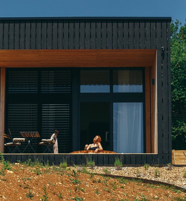 Freya : Ecolodge de luxe avec bain nordique pour 2-4 personnes à Saint-Mards-En-Othe (17)
