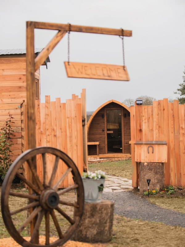 LA ROULOTTE DU RANCH, Bain Nordique, Sauna et Animaux à Blamont (5)