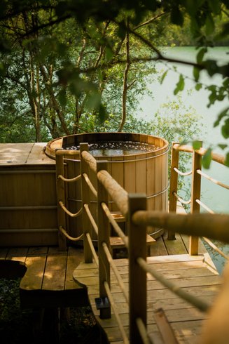 Hébergement AbracadaRoom : Cabanes Duo Spa sur Pilotis au Bord de l'Eau - Image 2