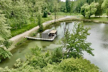 Écolodge flottant l’Õthentique - Domaine de Neuville à Sainte Gemme (4)