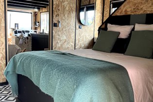 Entre Nous - La Toue Père et fils