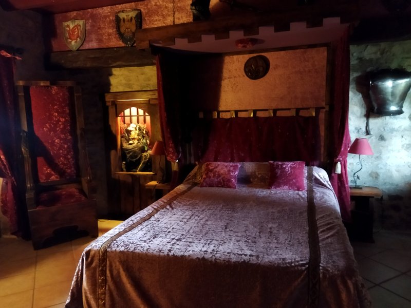 Hébergement AbracadaRoom : Le relais magique des Sorciers avec  escape game - Image 2