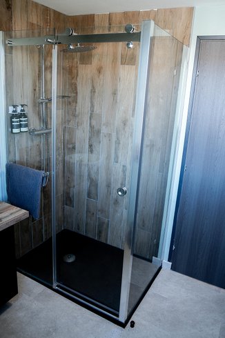 Hébergement AbracadaRoom : Tiny contemporaine & Spa - Image 14