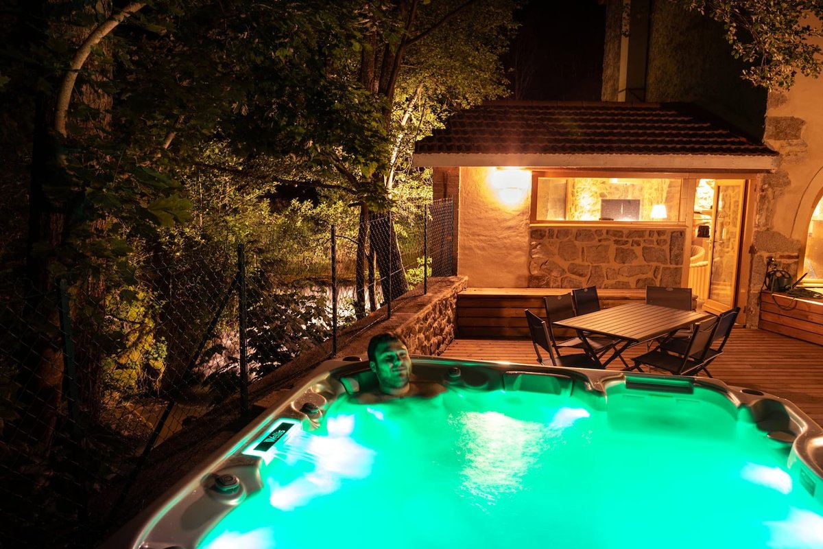 La Chapelle-Moulin & SPA - Nuit romantique "dans une cascade" à Bourg-Argental (3)