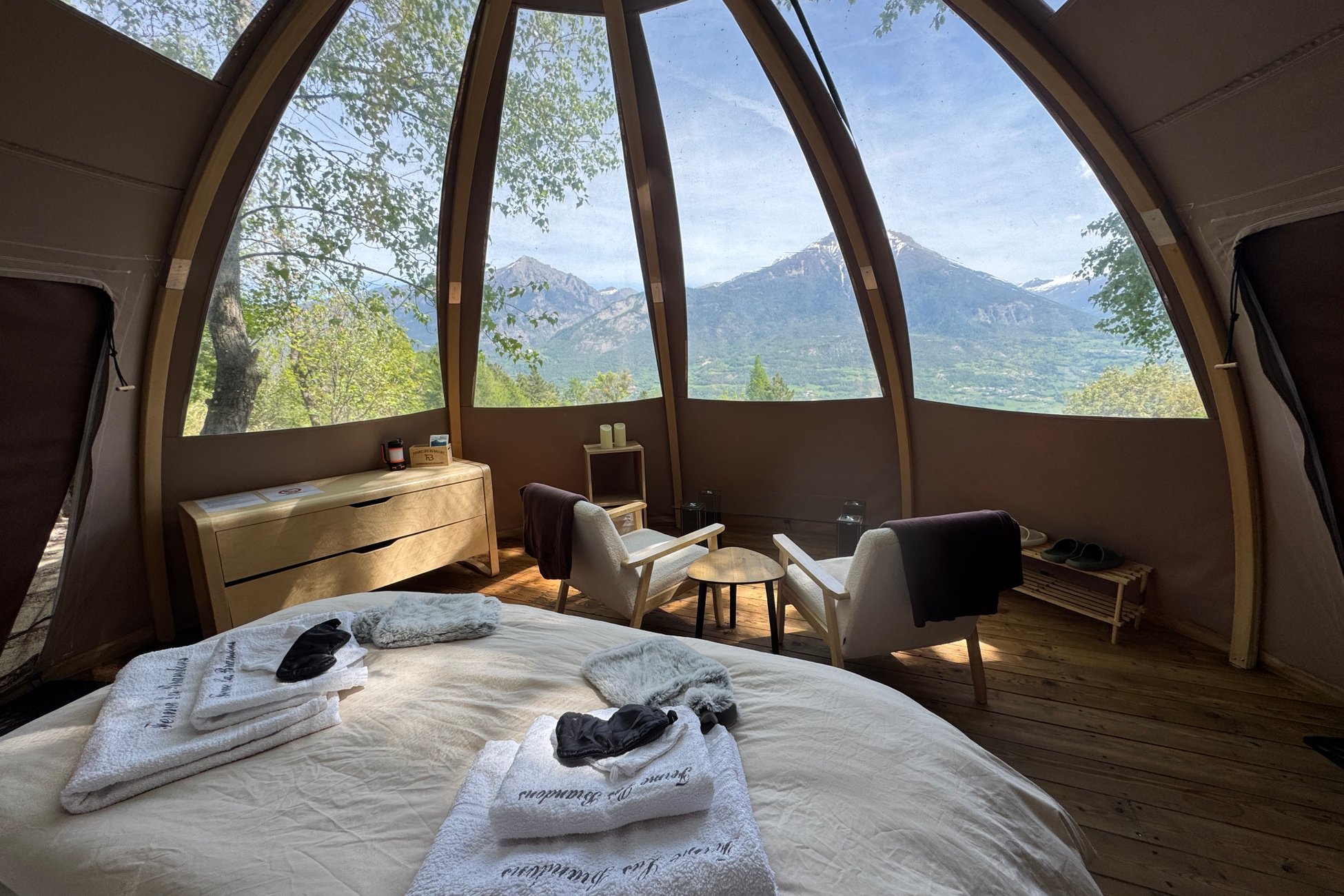 Hébergement UnicStay : Bulle ossature bois & Spa à Châteauroux-Les-Alpes