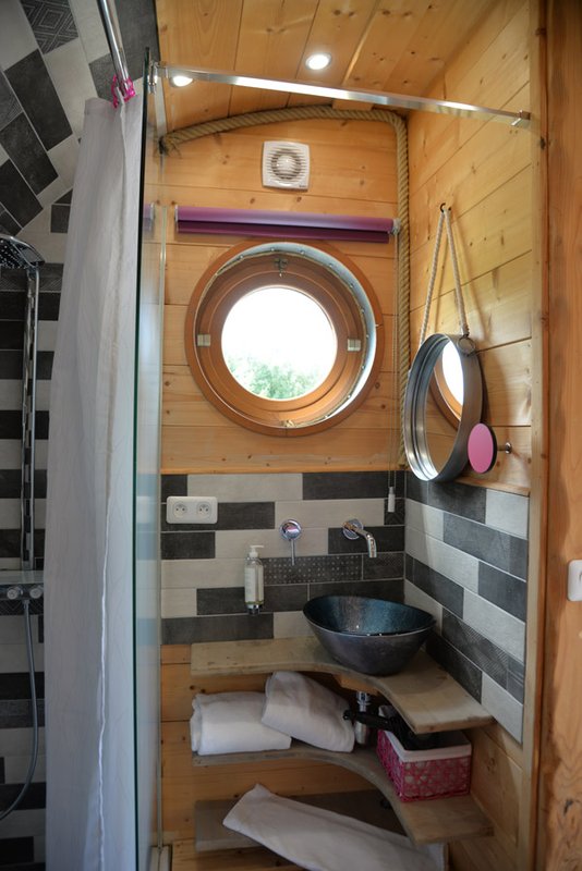 Lodge flottant Les Preuses & Spa à Chablis (8)