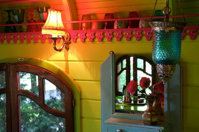 Hébergement AbracadaRoom : La Roulotte de Sandor - Image 6