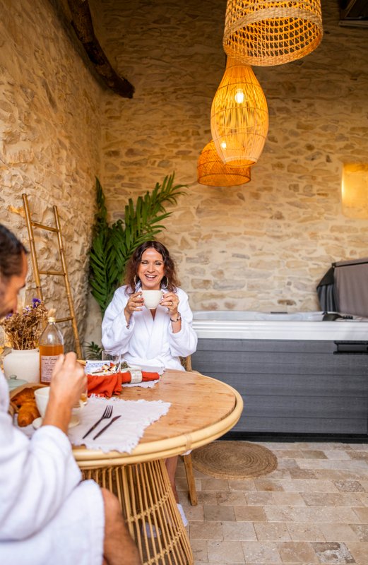 La Grange - Chambre intimiste & spa - Tavel à Tavel (42)