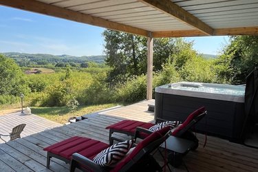 Cabane Spa et vue panoramique à Saint-Vincent-De-Cosse (3)