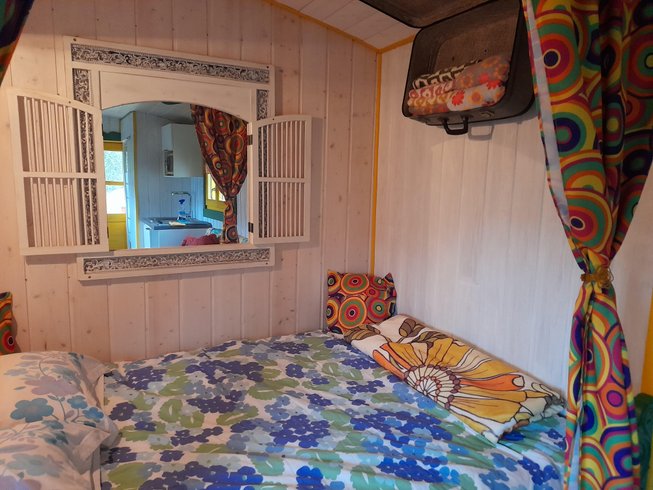 Hébergement AbracadaRoom : La Roulotte Rétro 70/80 - Image 12