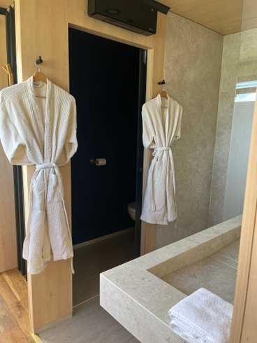 Hébergement AbracadaRoom : Lodge Sur L'Eau & Bain Nordique Privatif - Image 7