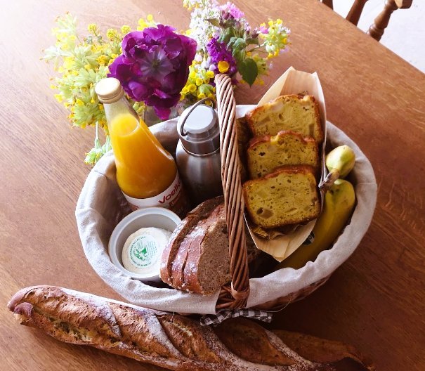 Domaine AbracadaRoom : Roulotte romantique en pleine nature – Parenthèse insolite en Bourgogne | Autun · Morvan - Image 10
