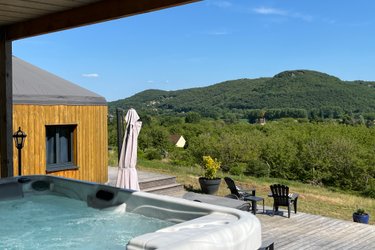 Cabane Spa et vue panoramique à Saint-Vincent-De-Cosse (2)