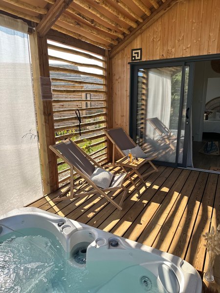 Hébergement AbracadaRoom : Lodge 2 chambres et Spa Rustique - Image 3