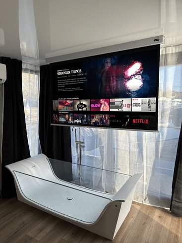 Hébergement AbracadaRoom : Suite flottante Supérieure Lit king-size Balnéo transparente Sauna et rooftop - Image 7