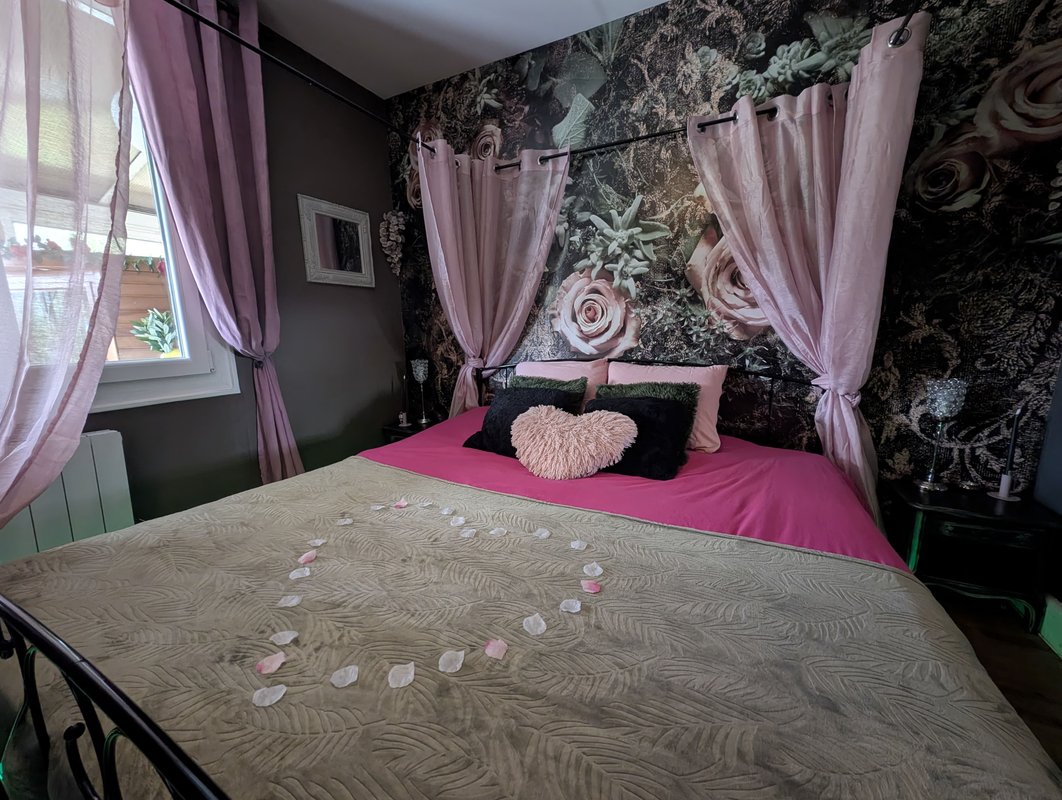 Nuit insolite avec Spa, sauna et jardin privatifs immersion en ITALIE à Le Passage D'agen (5)