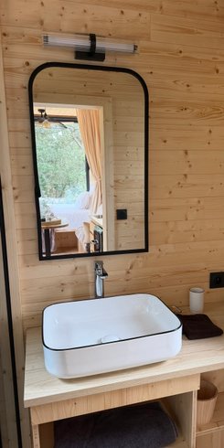 Hébergement AbracadaRoom : Vue panoramique  sur la Sainte-Victoire et bain nordique - Image 13