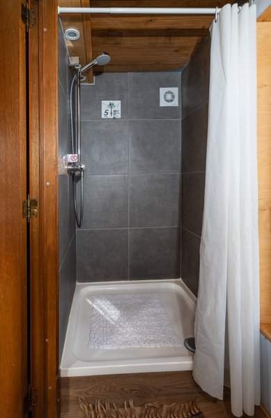 Hébergement AbracadaRoom : Les Jours Heureux Tiny House - Image 10