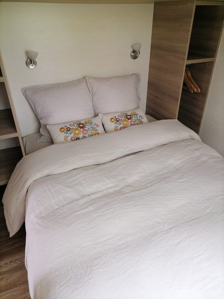 Hébergement AbracadaRoom : La Roulotte Kala et son spa jacuzzi - Image 4