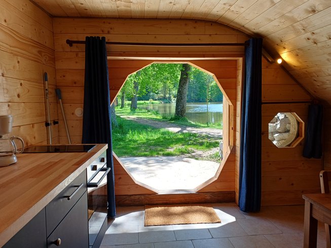 Hébergement AbracadaRoom : Antre du Hobbit au bord d'un lac - Image 2