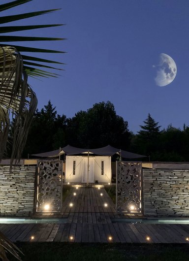 Spirit of Bali, Lodge insolite & luxe avec  SPA privatif à Saint Julien Le Montagnier