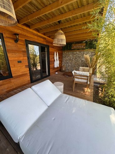 Hébergement AbracadaRoom : Suite Refuge • Écrin de luxe & bain nordique au bord du canal - Image 5