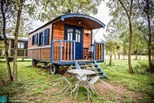Gipsy Caravan Allier